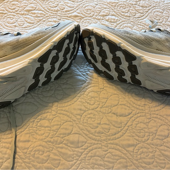 Hoka men's Clifton 9, size 9.5 wide
Worn only twice - Picture 4 of 5